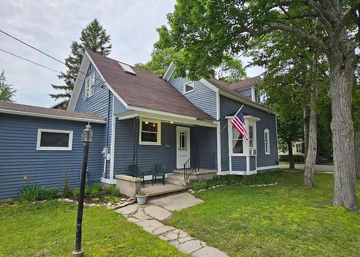 Beautiful House Short Walking Distance To Beach